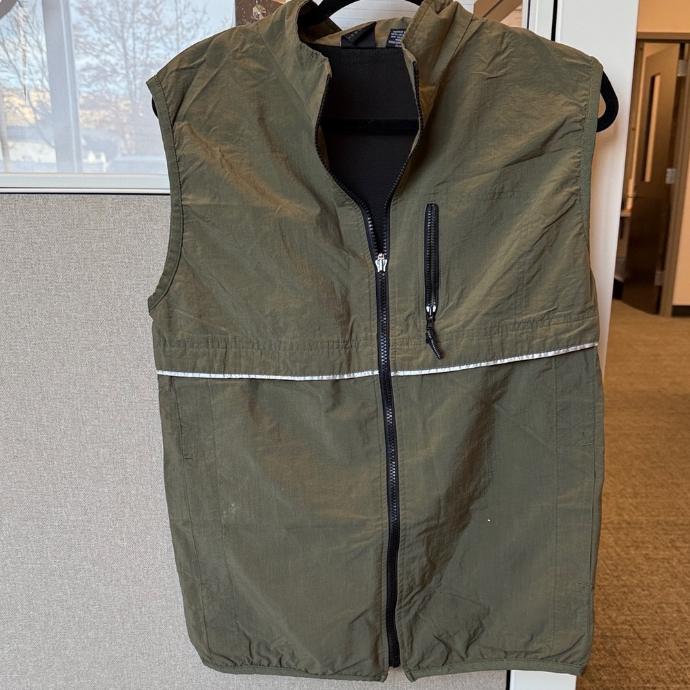 🦋Prospirit Men's Olive Green Vest with Reflective Stripe. Size XL (14/16)